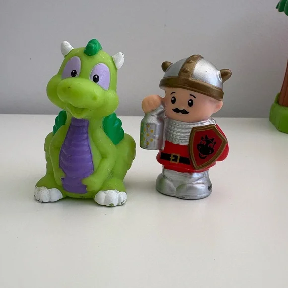 Fisher Price Little People Dragon & Knight Figure Set Medieval Toy - Picture 2 of 4